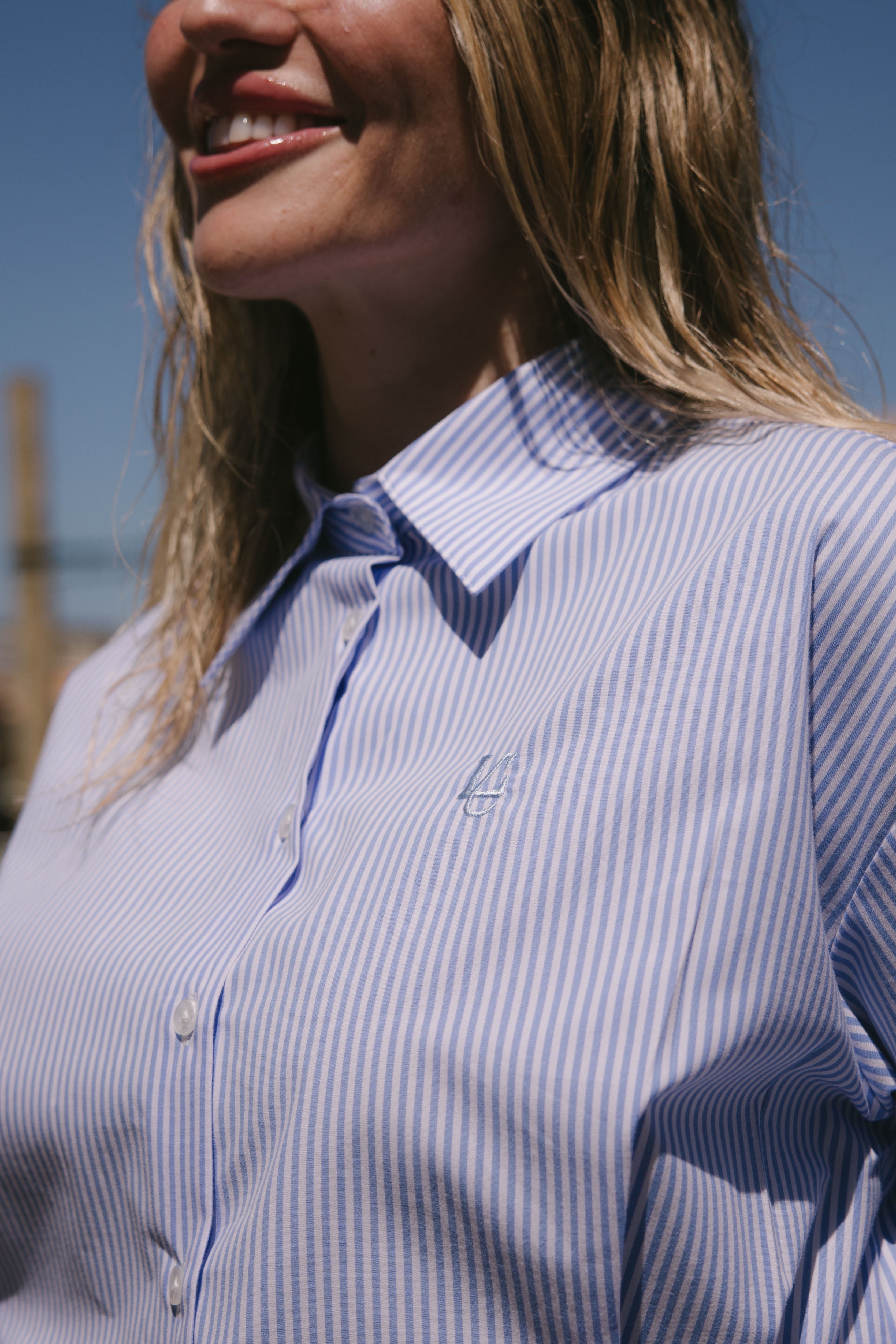CAMICIA CROP RIGATA CELESTE