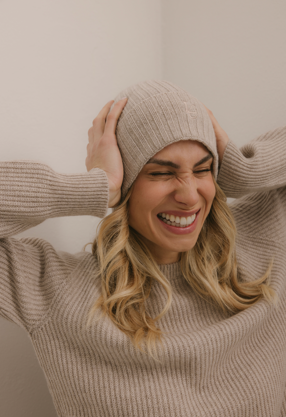 Cappellino a costa inglese 100% Cashmere Corda - Unisex